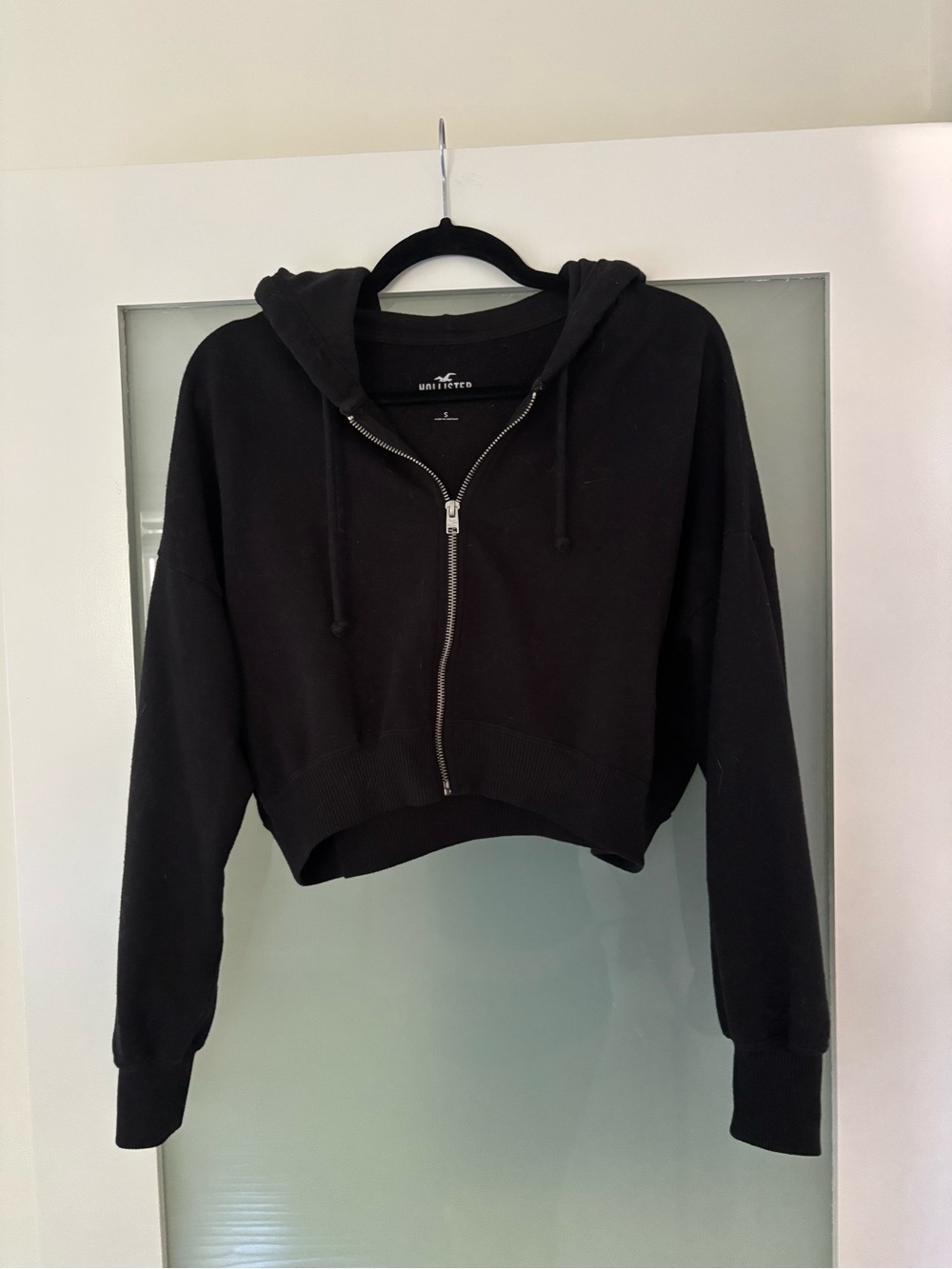 Hollister Black Cropped Zip-Up Hoodie